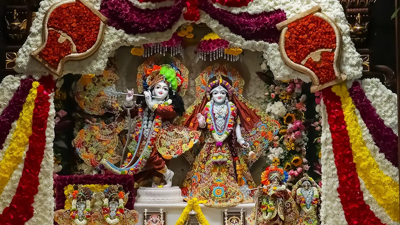 Pushpa Alankara Seva